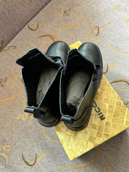 Чисто нови боти естествена кожа