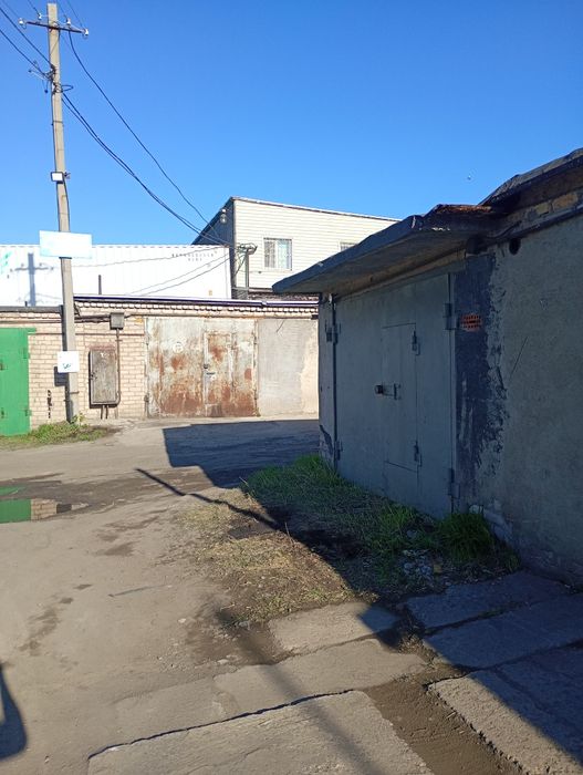 Продам гараж ДБС за гостинецой Рай