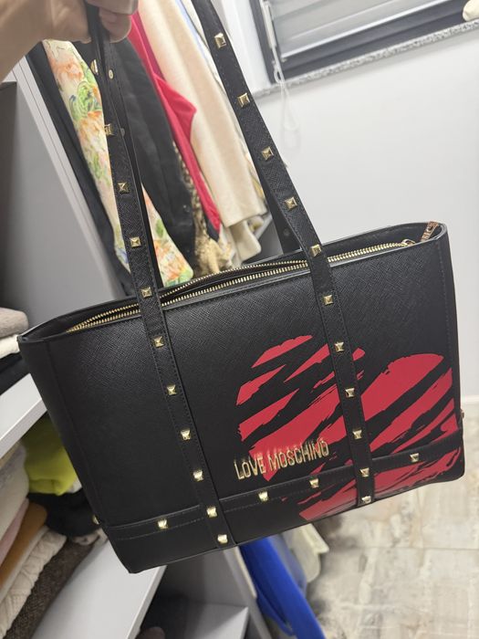 Geanta Moschino