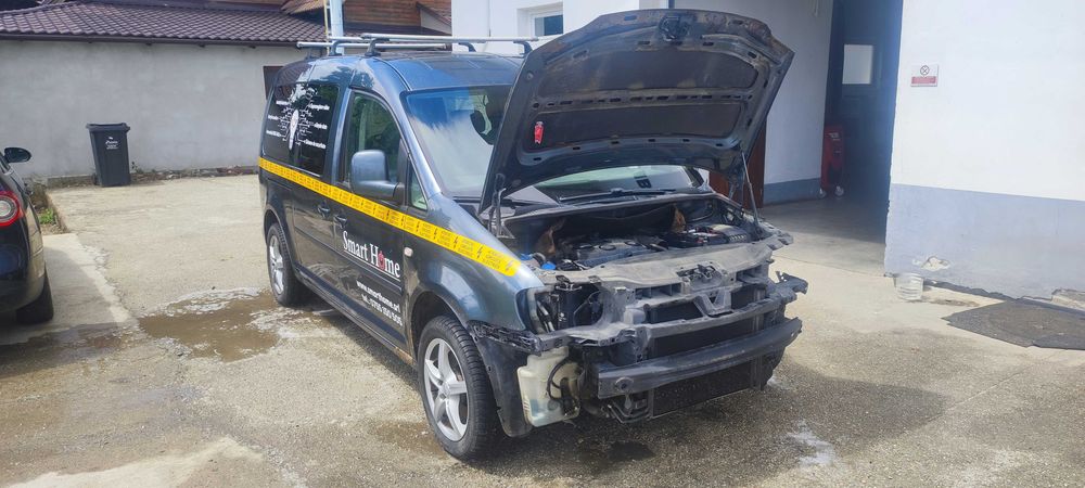 Dezmembrez volkswagen vw caddy maxi life 2.0 TDI BMM 140 cp cod cutie KDM cod culoare LD7U