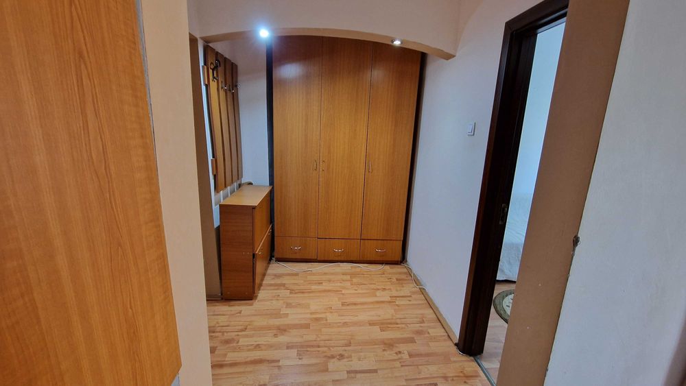 Apartament cu 3 camere decomandat Craiovita Noua 72 metri patrati, la 5 minute de Promenada Mall, zona Big Nou
