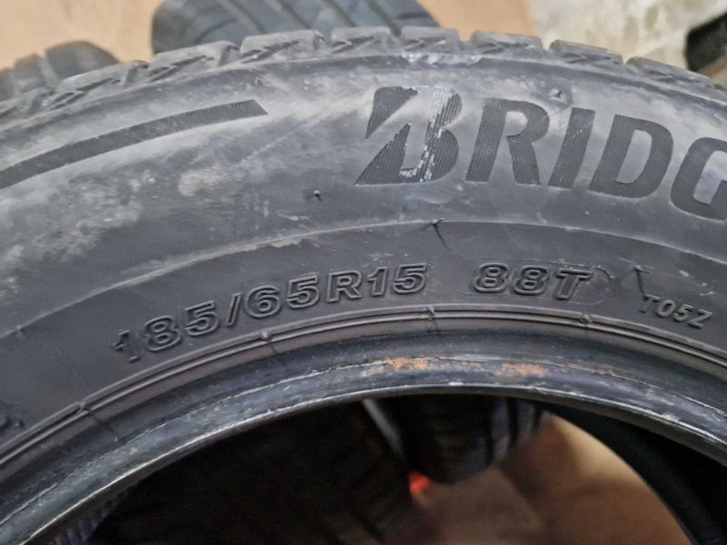4 Bridgestone R15 185/65/ 
летни гуми DOT0620