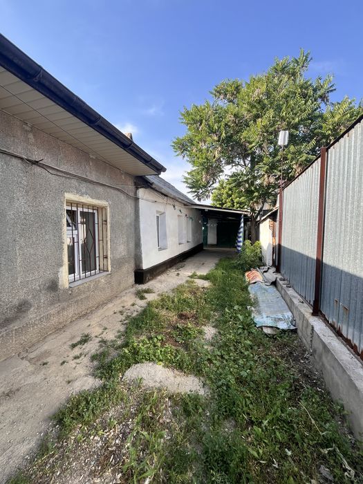 Продается дом с участком