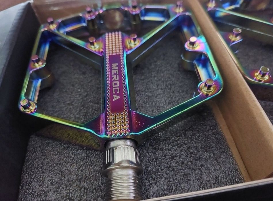 Многоцветни алуминиеви педали за колело