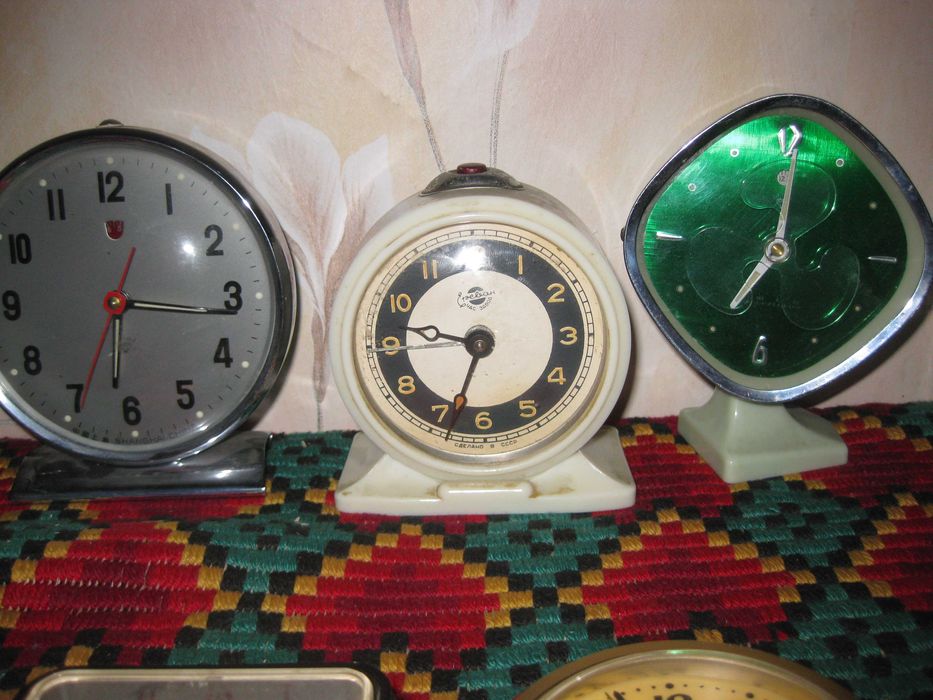 Лот стари часовници.Цена 140 лева, за всичко.
Пращам по Еконт.