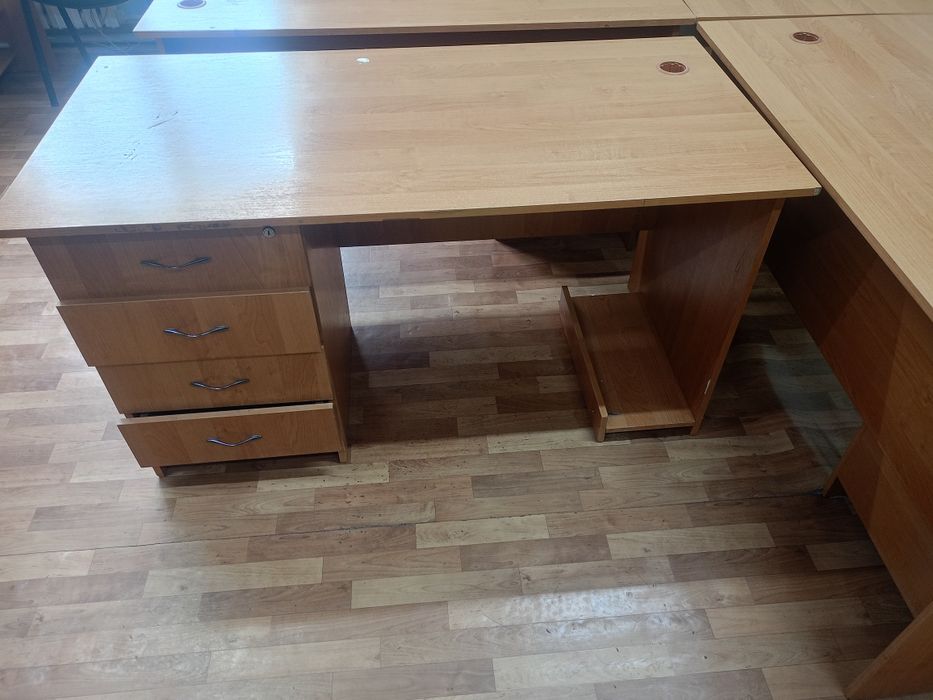 Продам офисные столы