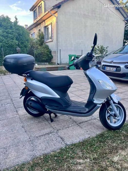 Piaggio Fly всички години 50 125 150 Пиаджо Флай Скутер мотопед НА ЧАСТИ