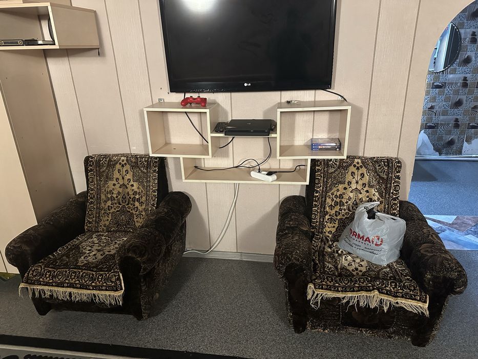 Диван и кресло бесплатно