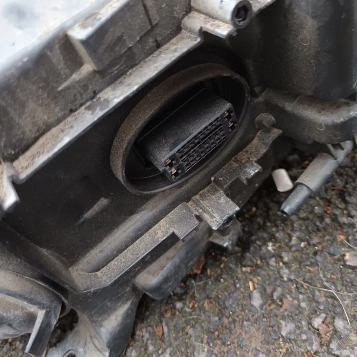 Far xenon bara grila audi a4 b8 facelift 2014