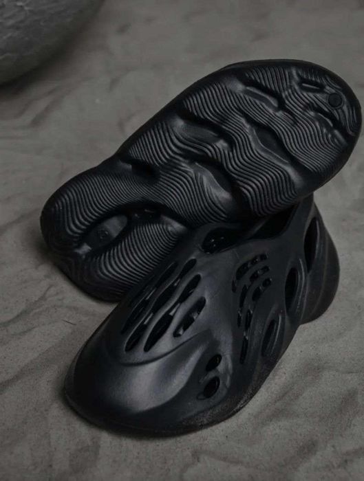 Adidas Yeezy Foam RNNR Onyx