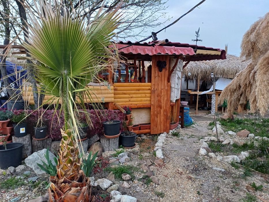 Давам за нощувки оборудвани каравани, първа линия море, собствен плаж