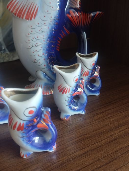 Графин и 5 рюмок Рыбки из фарфора