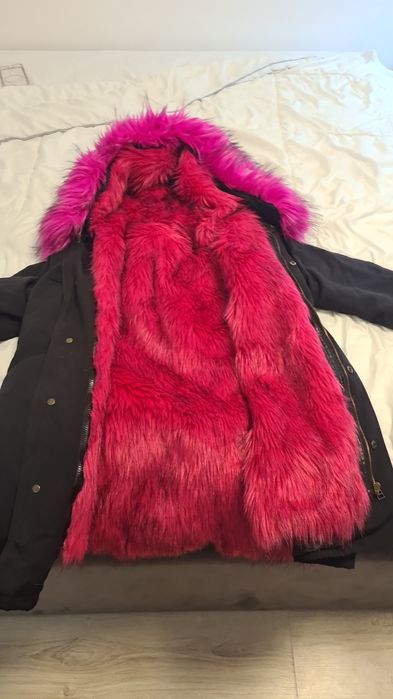 Продам парку новая