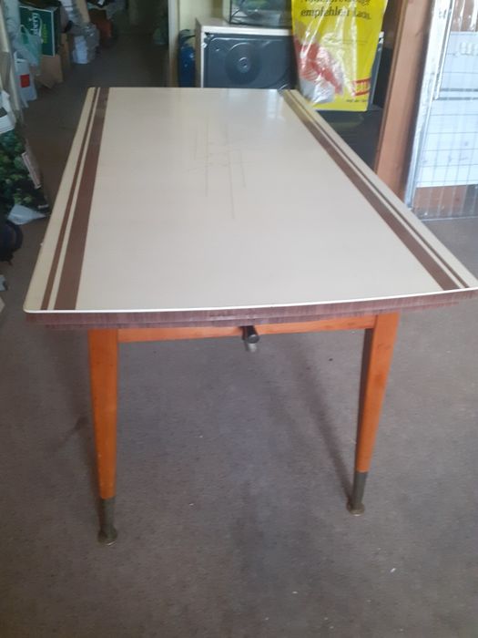 Vând Masă extensibilă și reglaj înălțime, 350 lei