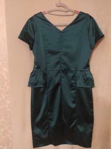 продаются женские платья