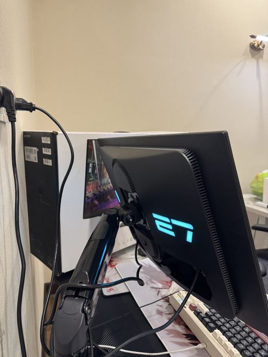 Продается Монитор за очень хорошую цену!!