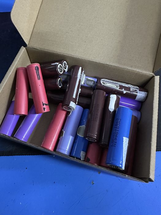 Li-Ion 3.7В аккумулятор формата 18650