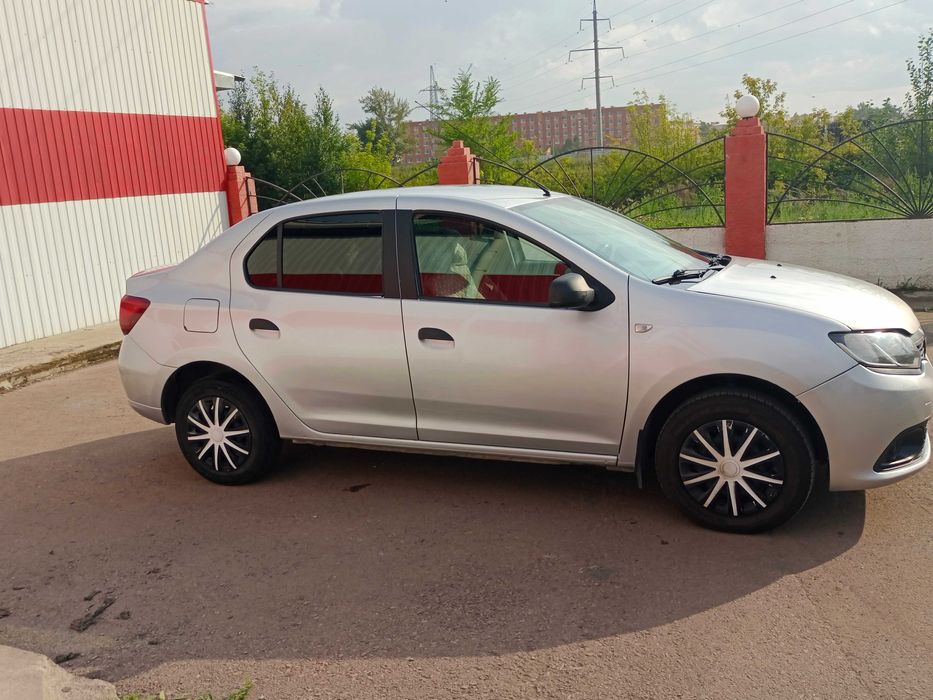 Автомобиль Renault Logan