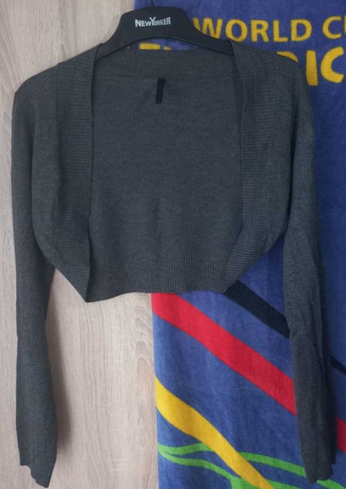 Bluza cu maneci Flowers Fashion pentru femei marimea M aproape noua