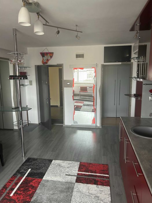 Ofer spre inchiriere apartament 3 camere, Bacau