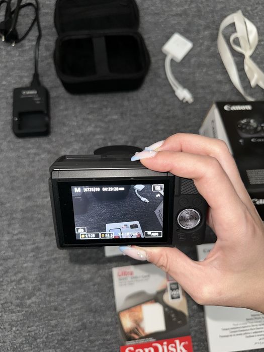 Чисто нова камера Canon Powershot G7X Mark iii + памет и калъфи, протектори