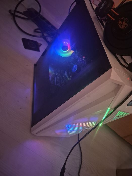 Vand pc gaming in stare buna