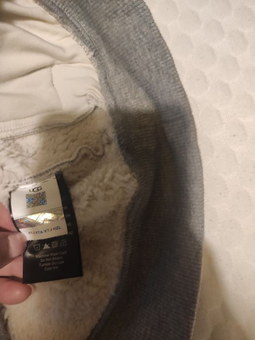 Ватирано Сиво hoody UGG