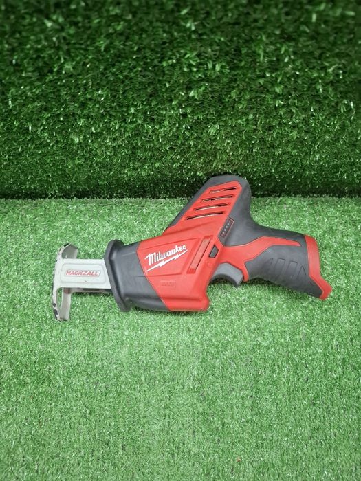 Саблен трион на Milwaukee C12 HZ, 12V