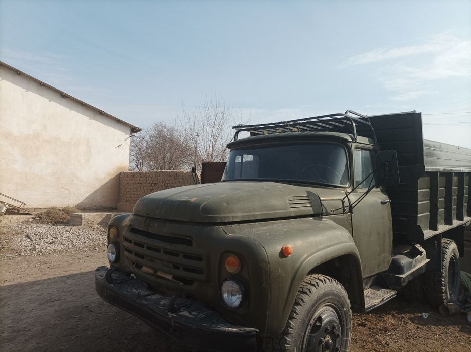 Zil 45021. Yili 1989. yashil haki rangda. Holati yaxshi.
