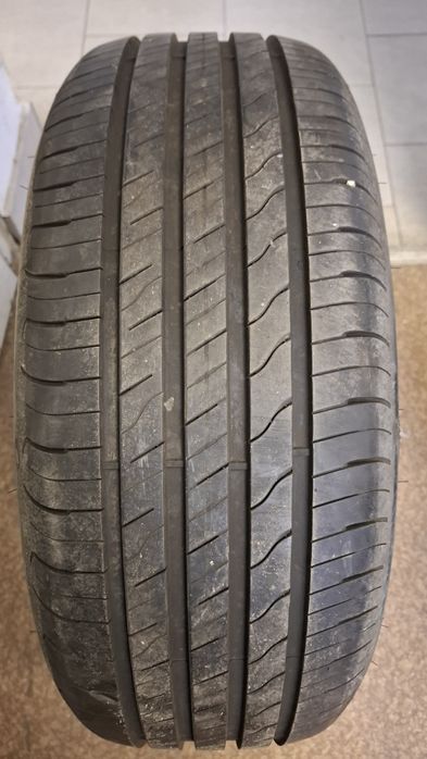 Единична лятна гума GoodYear 215 55 17