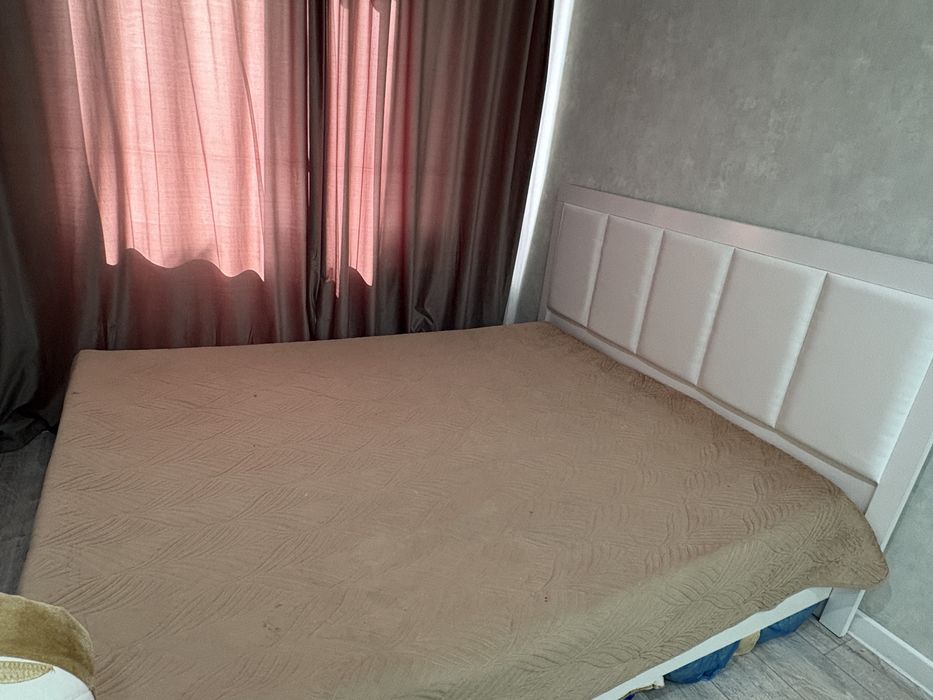 Продаётся спальный гарнитур