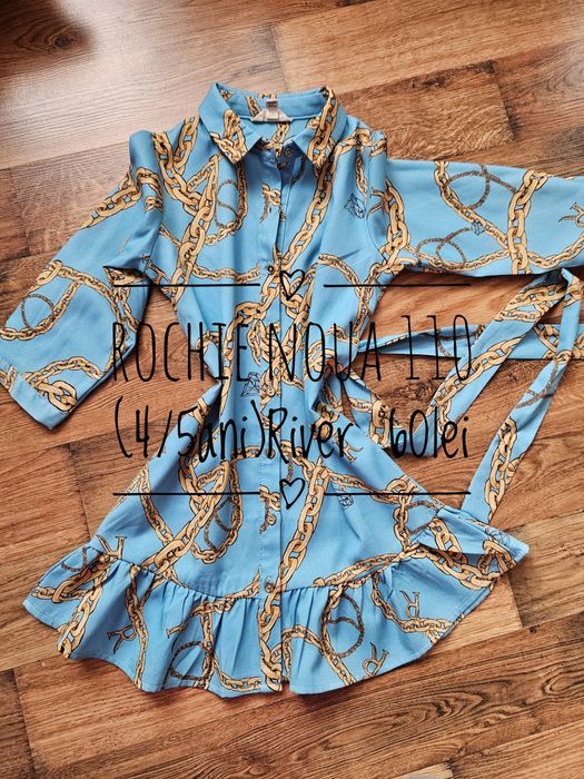 Vând hăinuțele fetita