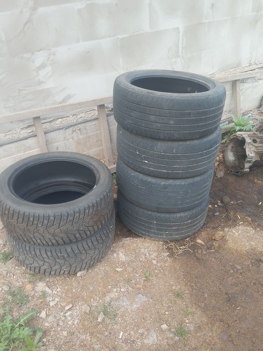Продам резину 235/45/18
