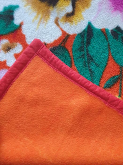 Продам 2шт  одеяла