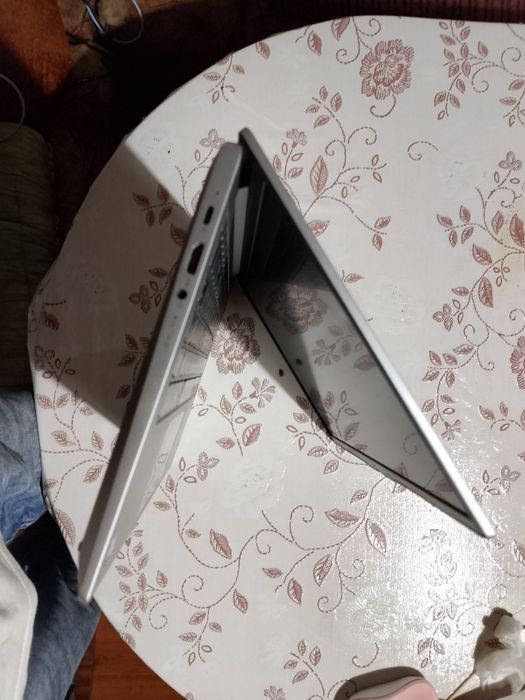 Lenovo ideapad 5 11th Gn intel core i7-1165G7. 2.80 GHz 16gb ram 512