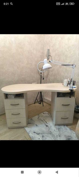 продаю Маникюрный стол
