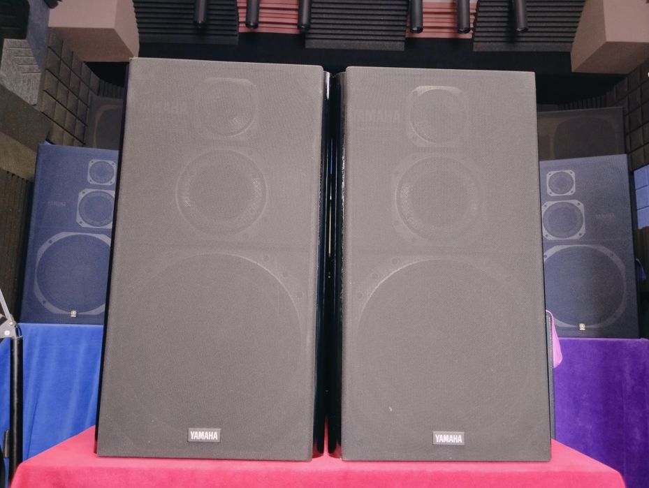 YAMAHA NS-700X Monitor
