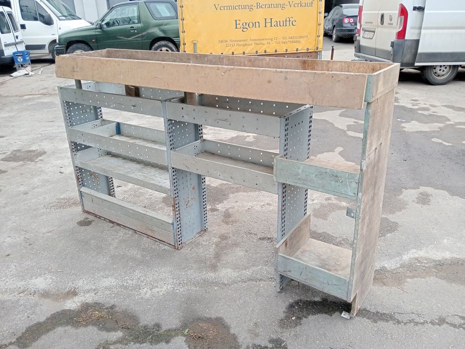 Vând raft boot pentru scule