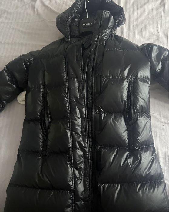 Продам теплый пуховик Armani exchange