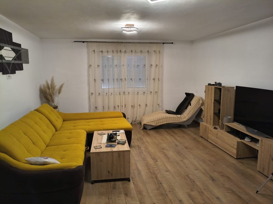 Casa renovata in Zimandcuz