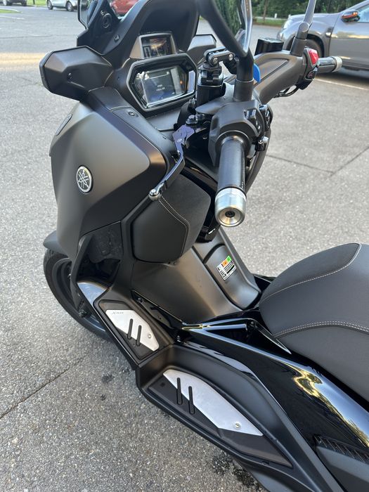 Yamaha XMAX 300 Tech Max 2024 – Full Option + Akrapovič - Dark Magma