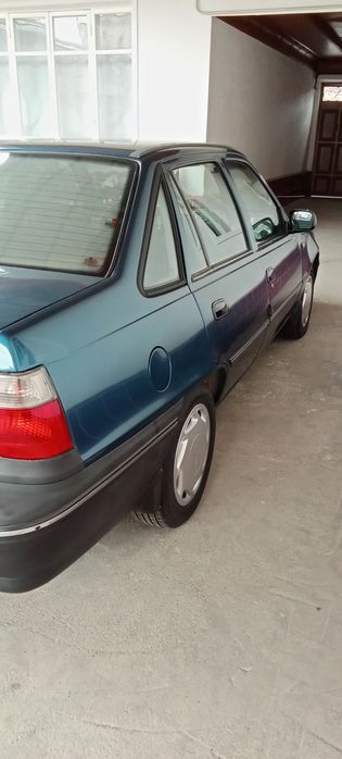 Срочний сотилади беш минг икки юзга бервораман.