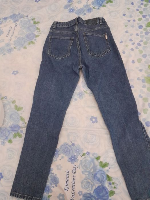 Джинсы продам 26-27 размер