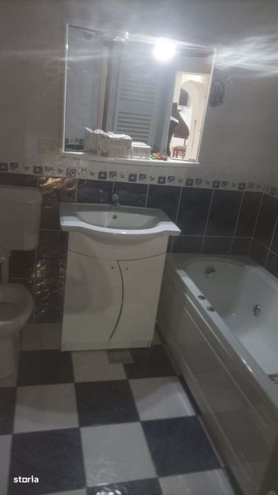 De vanzare apartament 3 camere, Fagaras