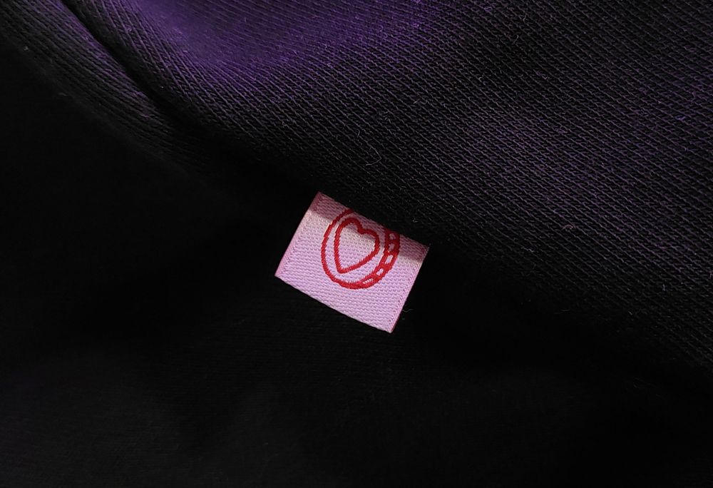 Мерч певицы Монеточка. Кофта