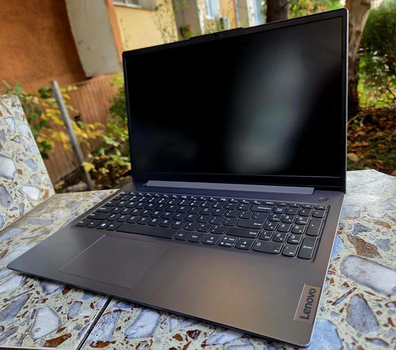 Lenovo amd ryzen 5 , ssd 512gb, 8gb ram