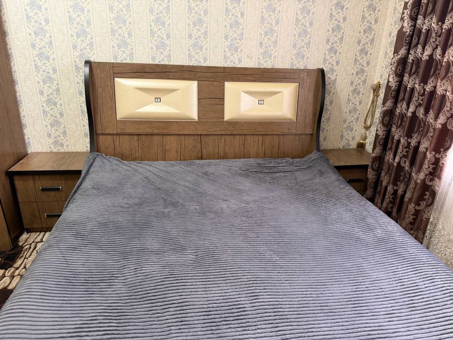 Продается спальный гарнитур в нормальном состоянии