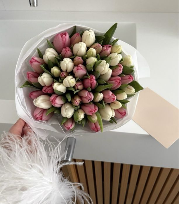 Тюльпаны на 8-марта