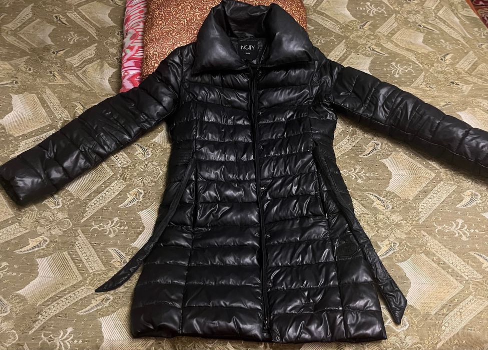 Продается женский пуховик  размер 46