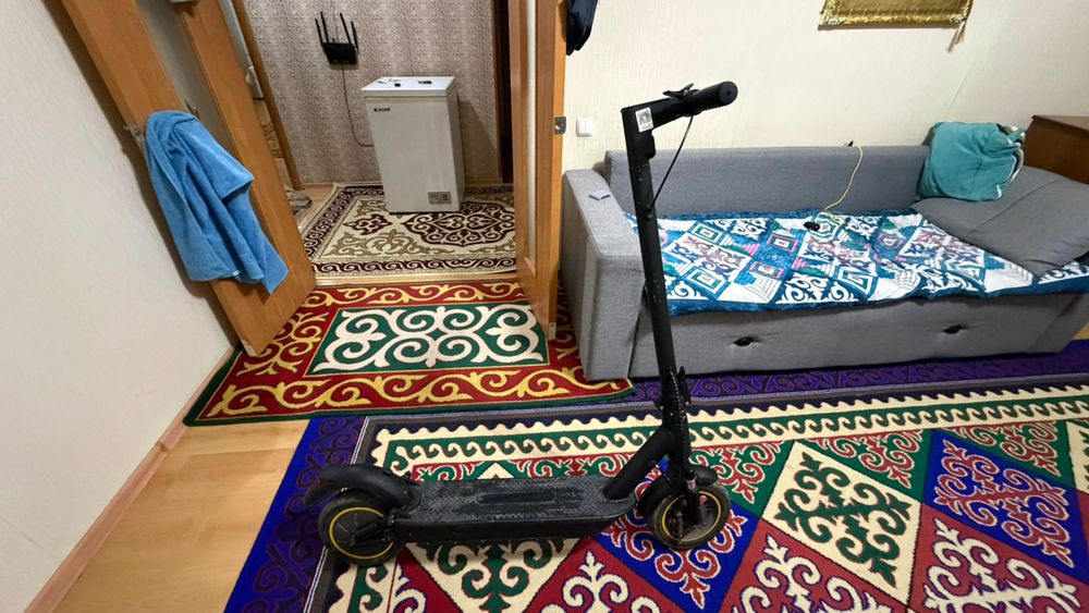 Продам электросамокат